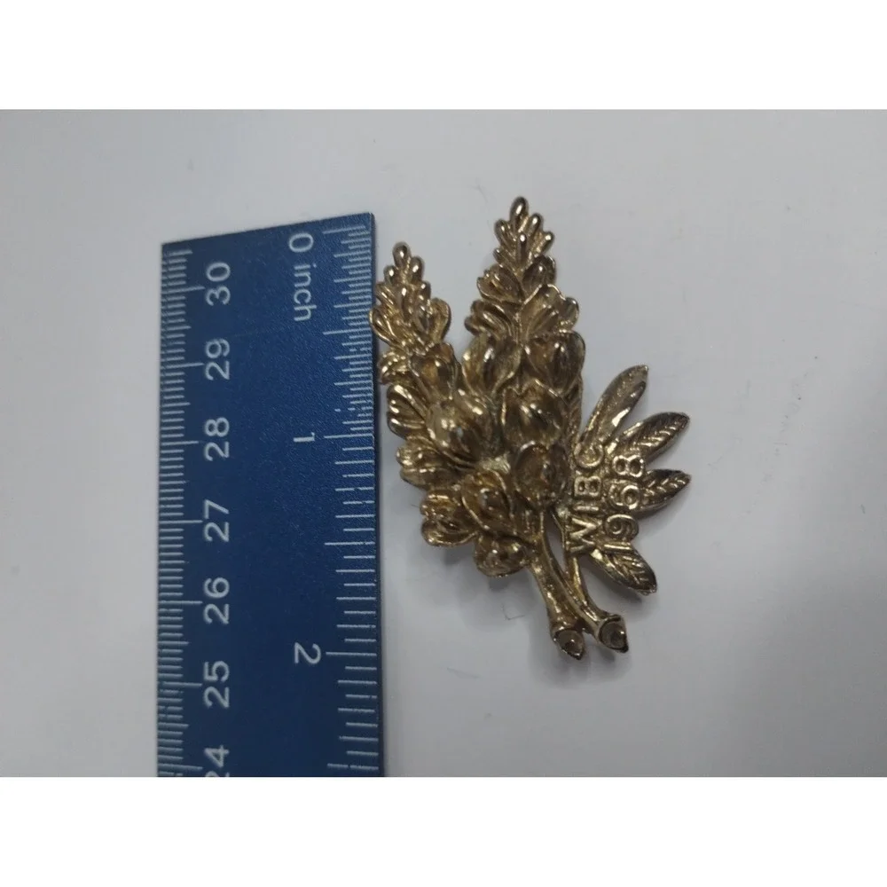 VTG WIBC Women's International Bowling Congress 1968 Gold Tone Brooch Pin Floral